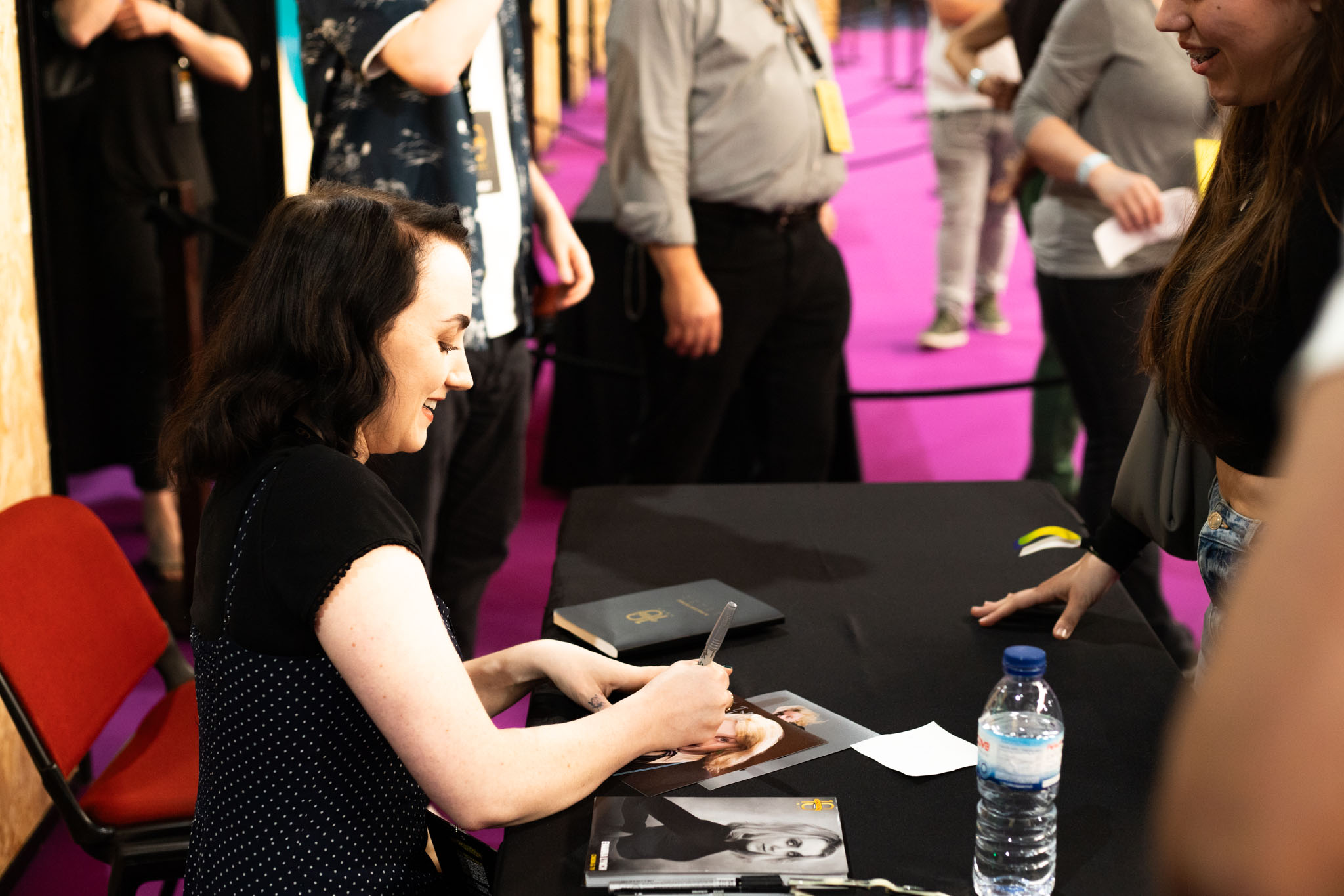 meet the artist- autographs